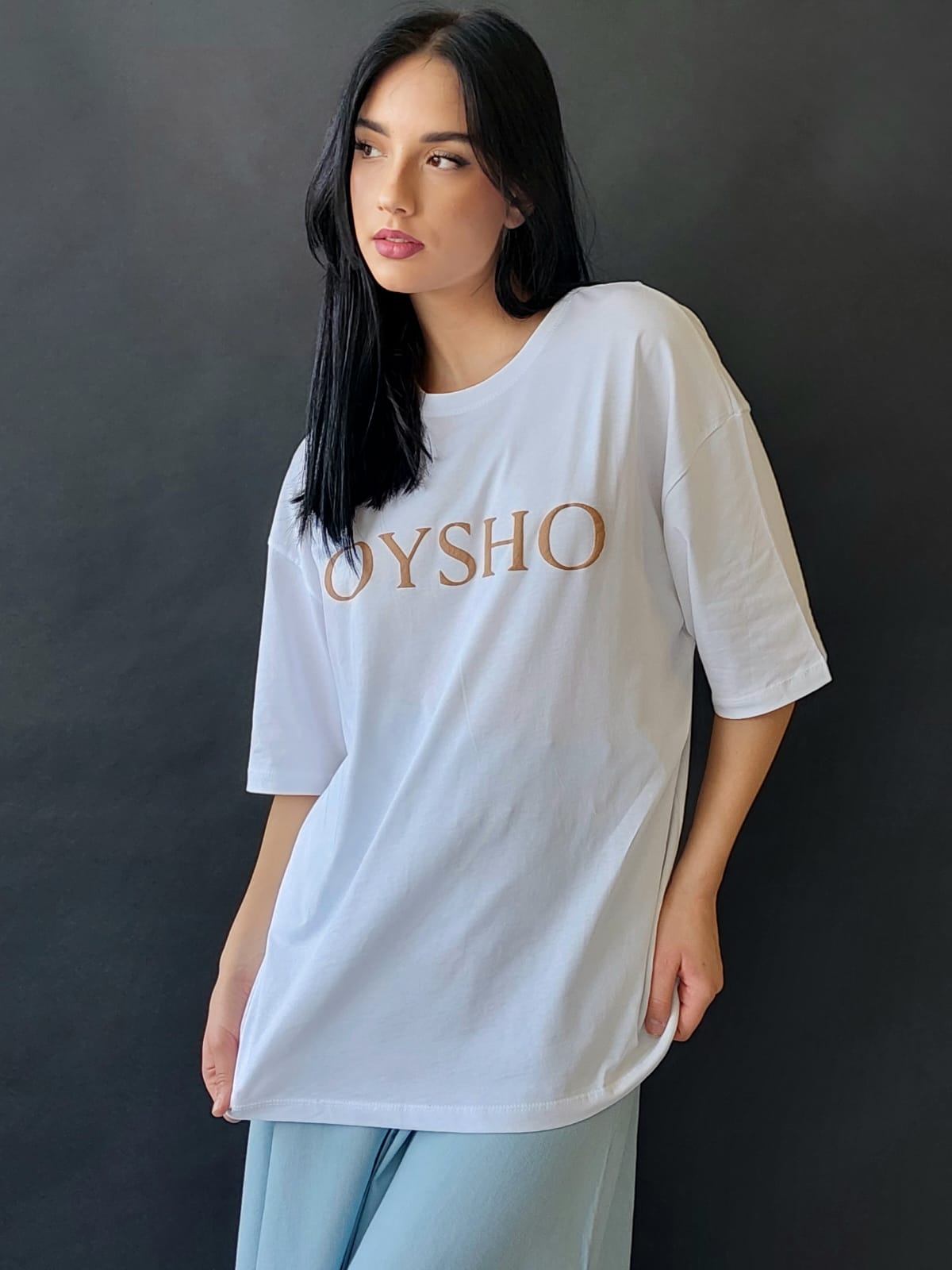 טישירט אוברסייז OYSHO | לבן