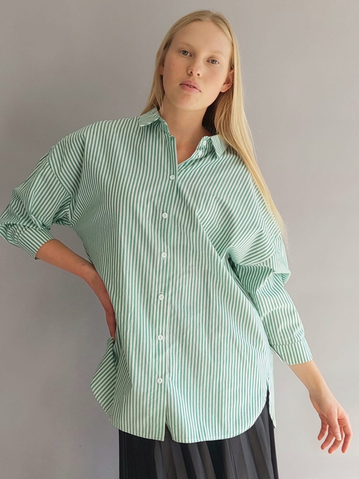 חולצת אוברסייז כפתורים פסים | ירוק