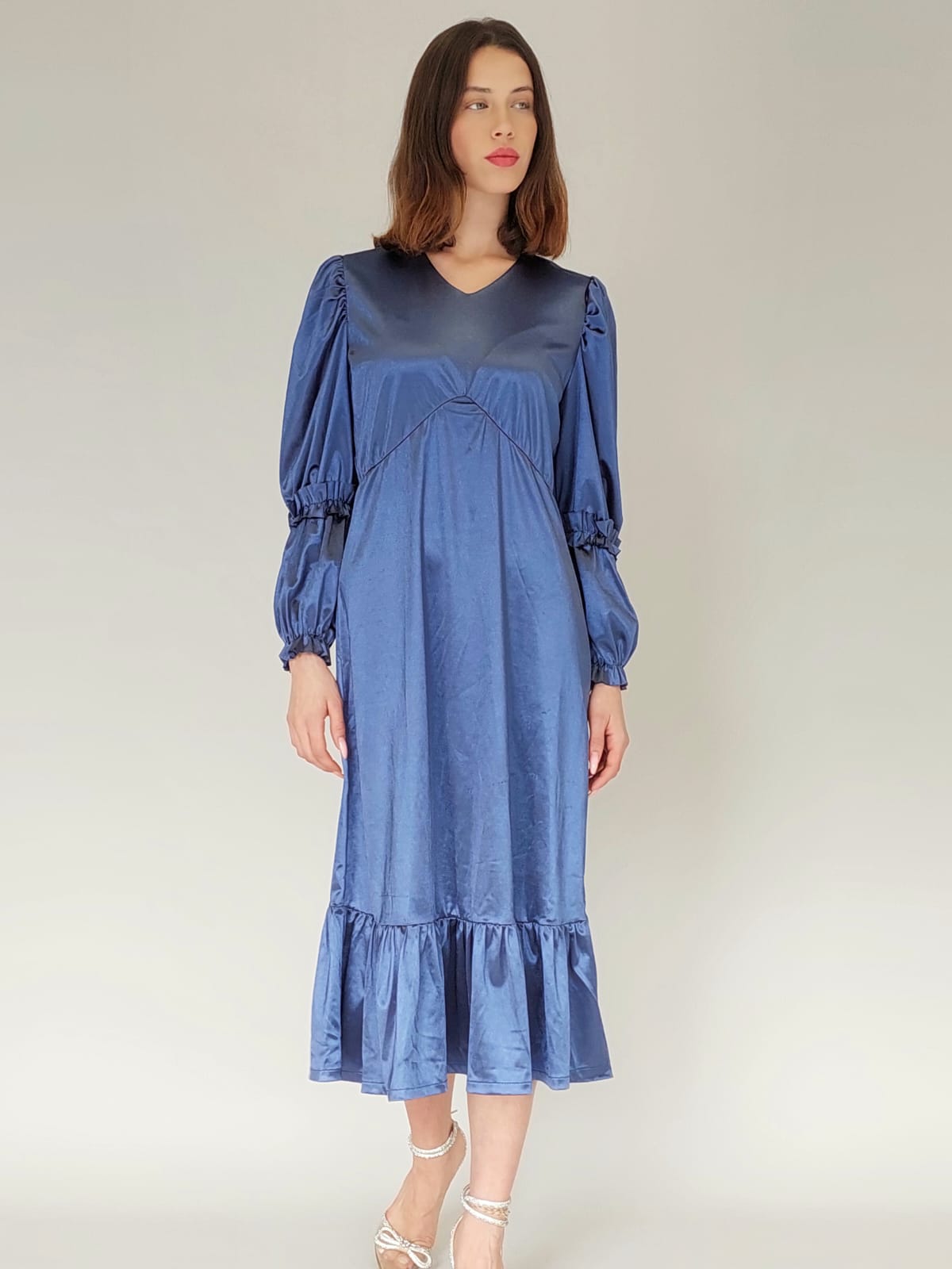 שמלת מקסי קלוש סאטן מלמלות | כחול