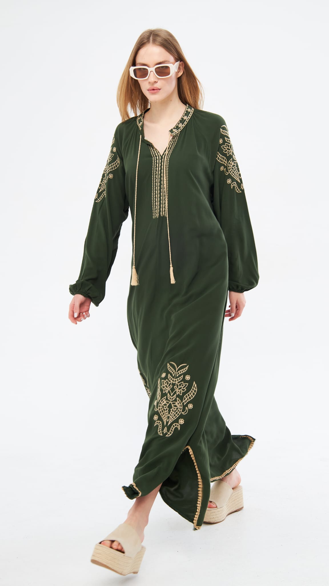 שמלת גלביה מקסי רקמות אנגלה | ירוק