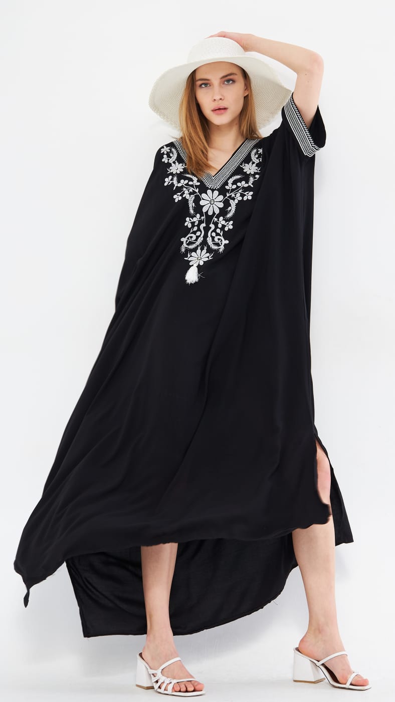שמלת גלביה מקסי רקמות קימונו | שחור