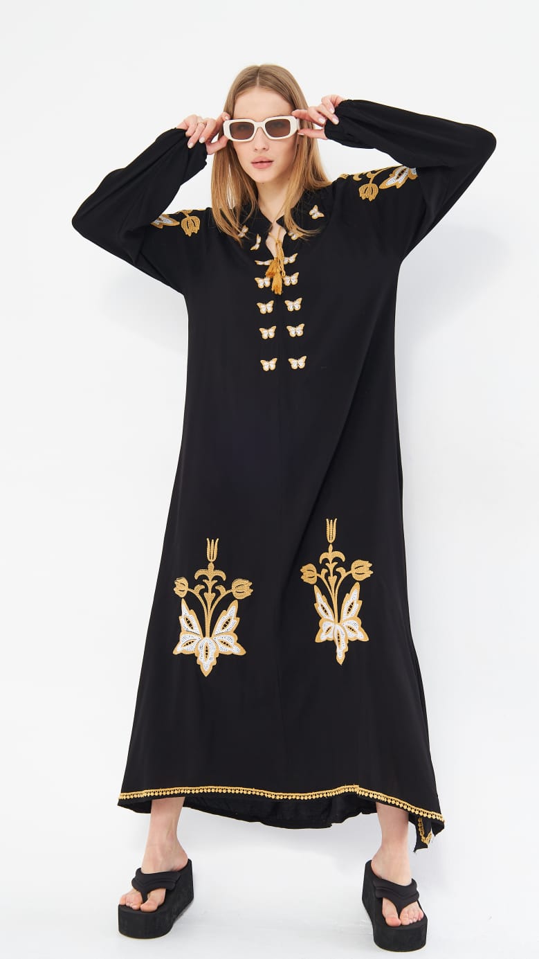 שמלת גלביה מקסי רקמות גסיקה | שחור